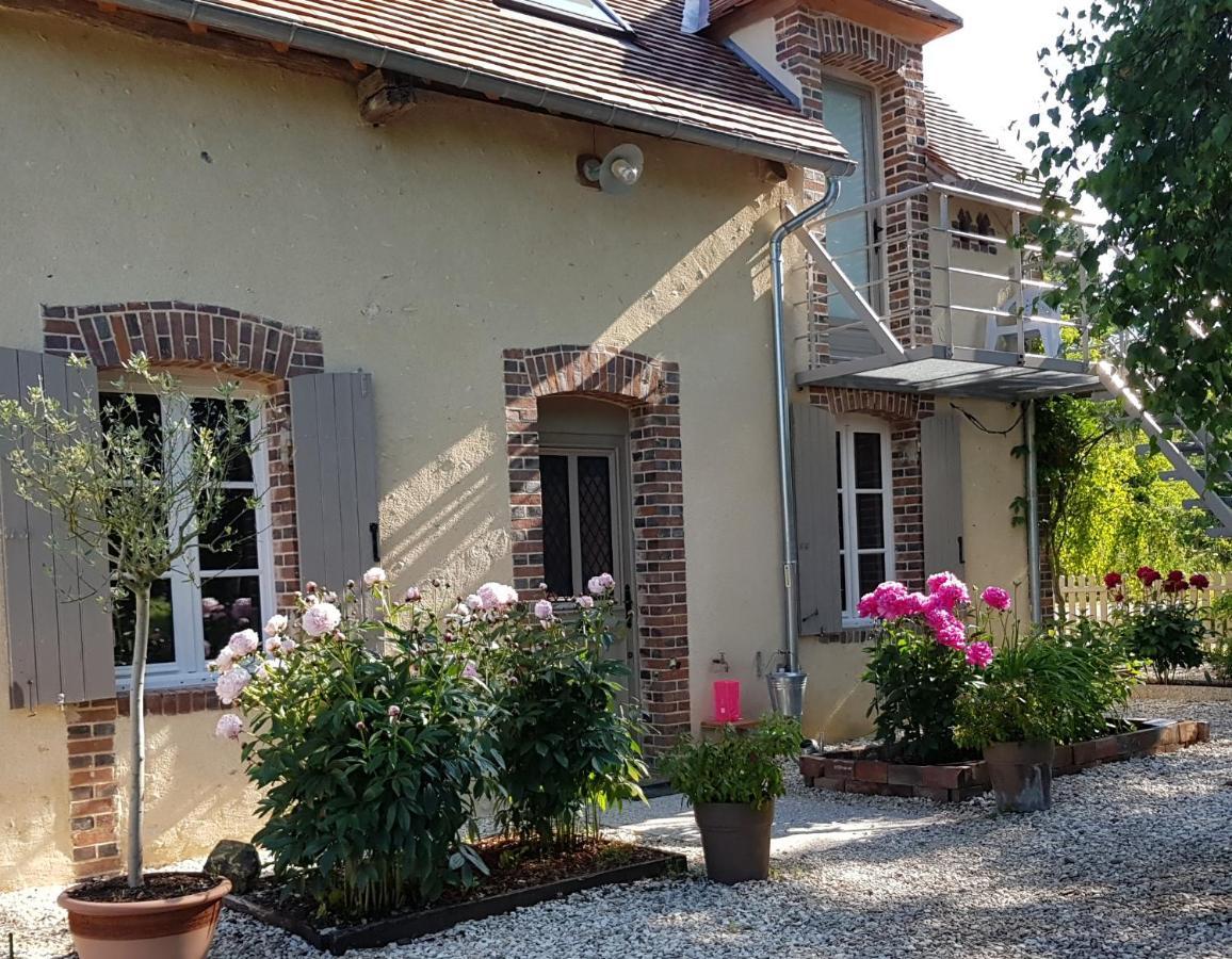 Bed and Breakfast Magnolia54 Louesme Zewnętrze zdjęcie